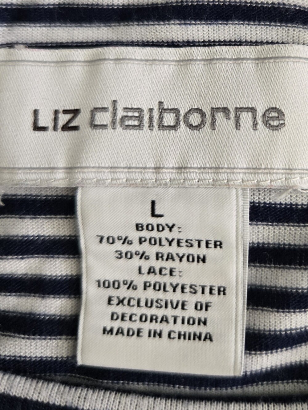 Liz Claiborne Top Sz Large Blue & White 3/4 Flare Sleeves Crochet Accents Euc - Picture 2 of 7